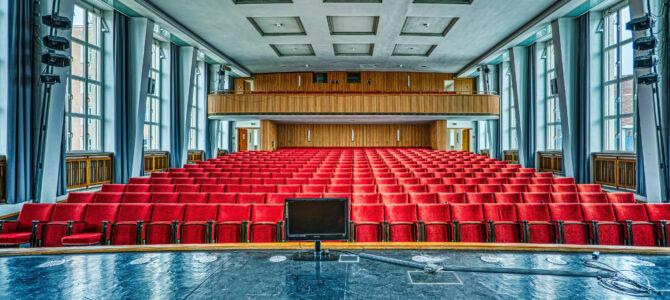 Eröffnung der Fotoausstellung „Lost Places – Himbeerpalast“