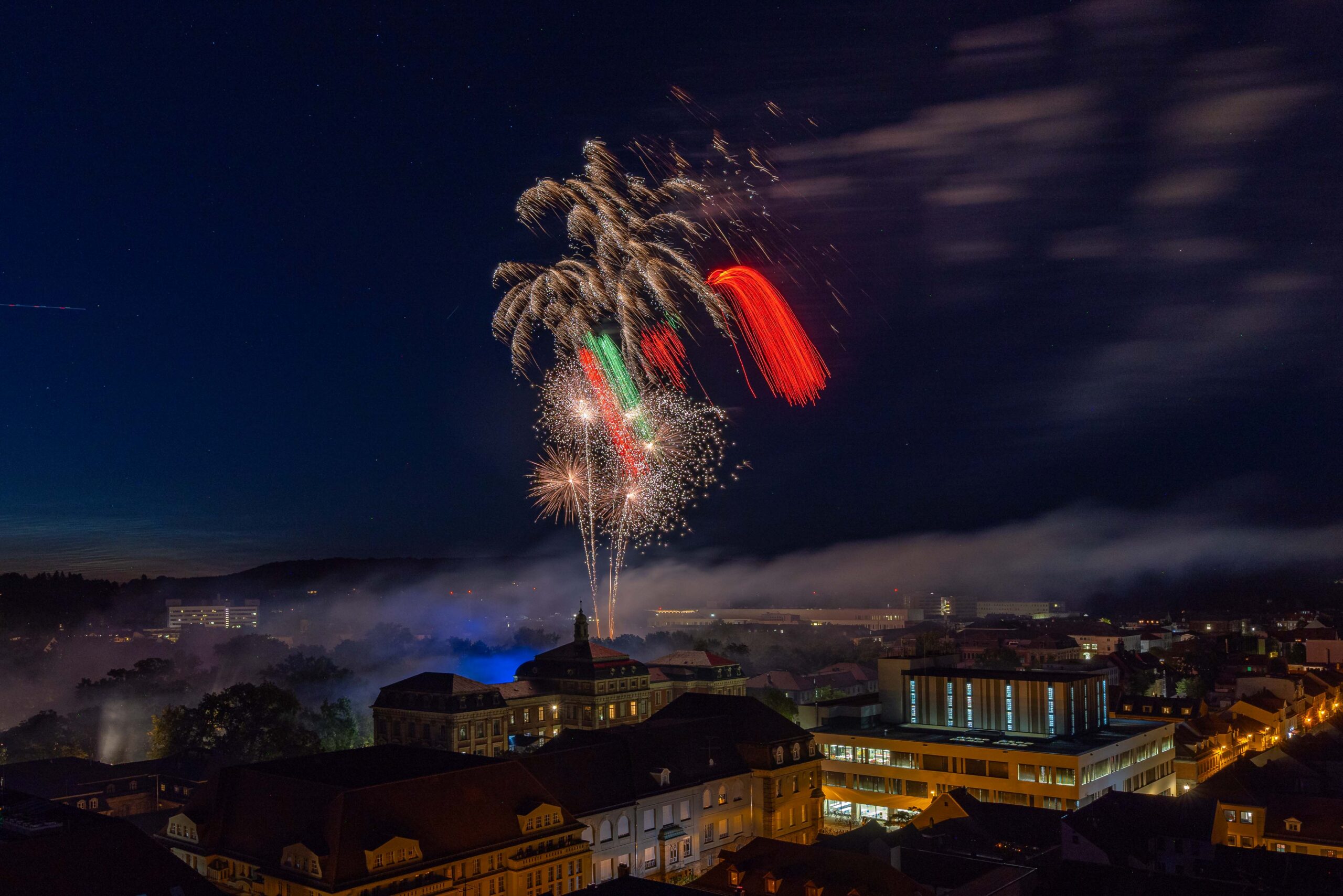 Schlossgartenfest-Feuerwerk fotografieren von der Neustädter Kirche (in Erlangen)